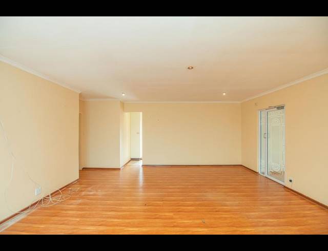 3 BEDROOM HOUSE FOR SALE IN ROWALLAN PARK